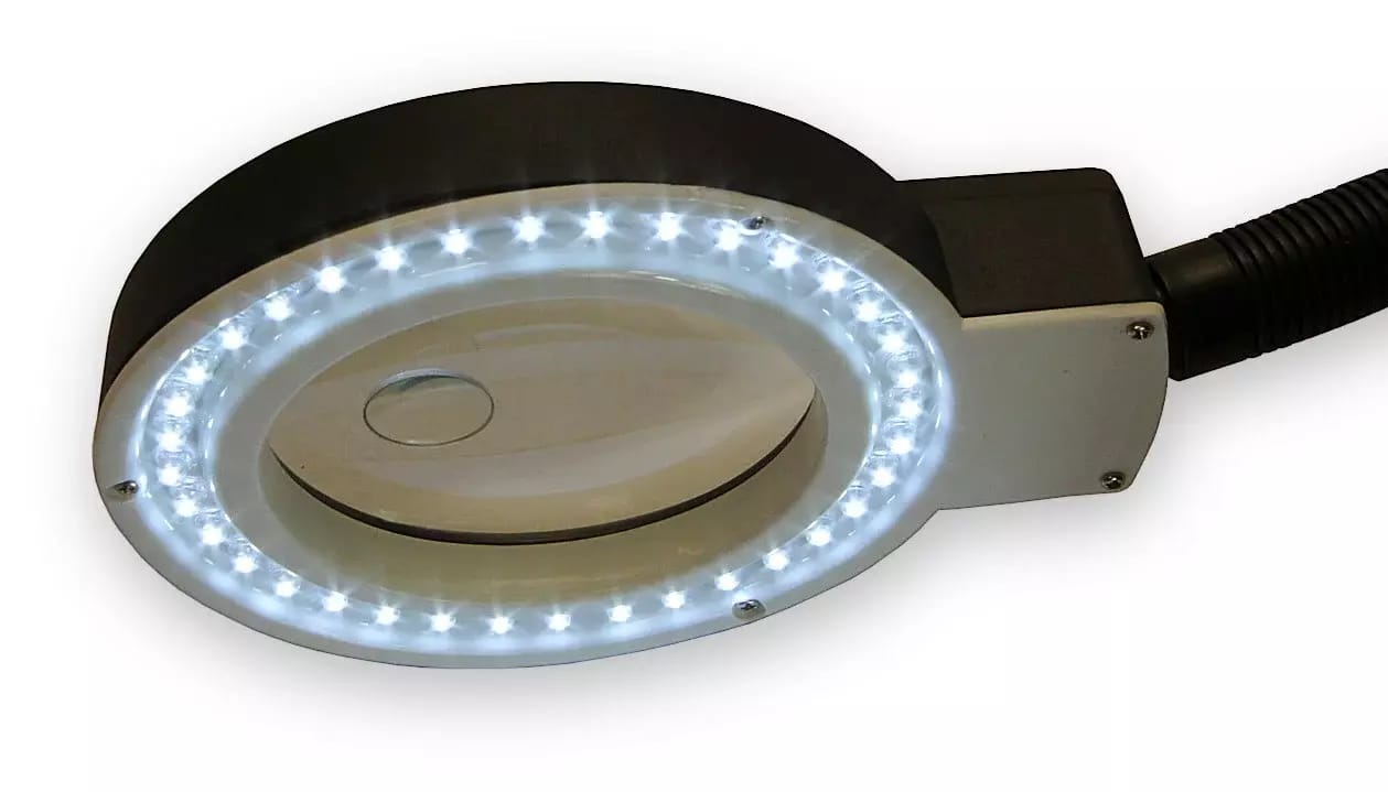 Tischleuchte mit Vergrößerungsglas und LED-Licht Typ 139 – 2